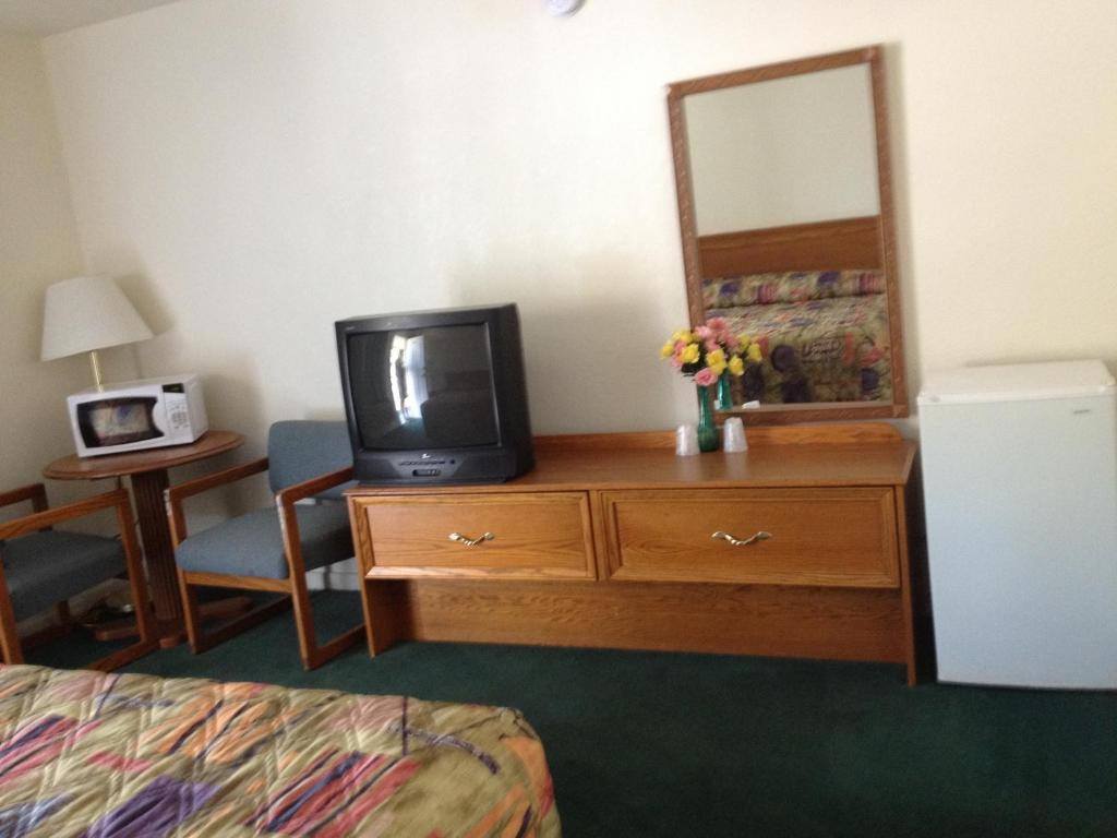 Turtle Bay Lodge Redding Room photo