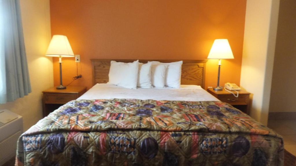 Turtle Bay Lodge Redding Room photo